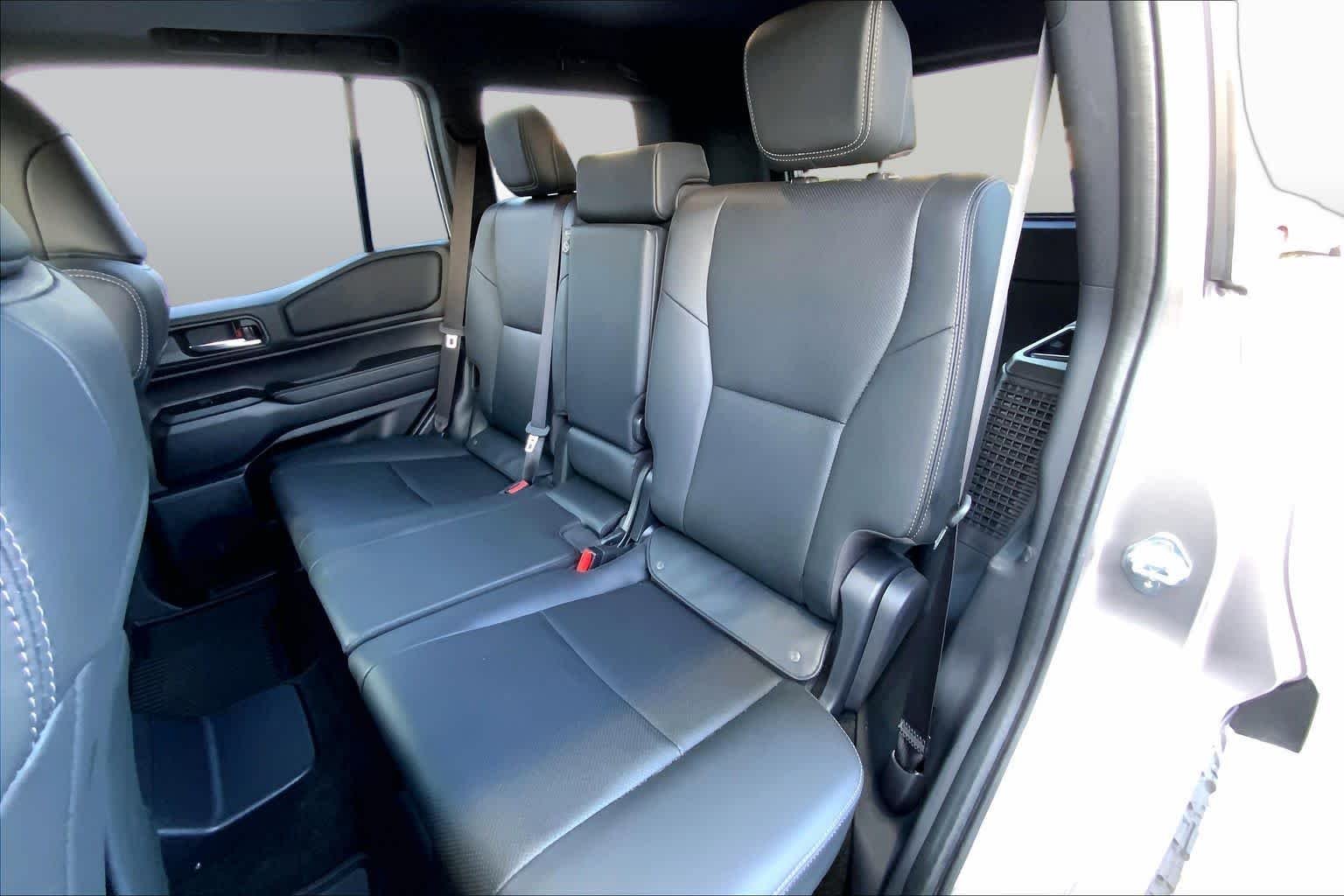 Used 2024 Meteor Shower Toyota  image 18