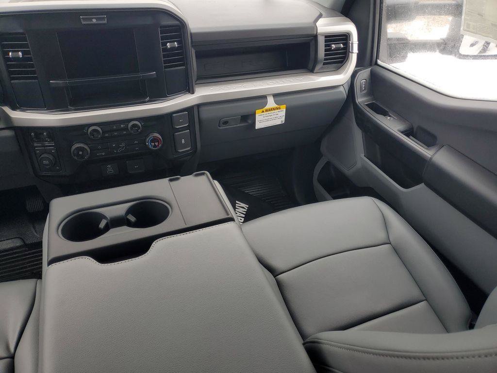 New 2025 Oxford White Ford F-350® XL image 27