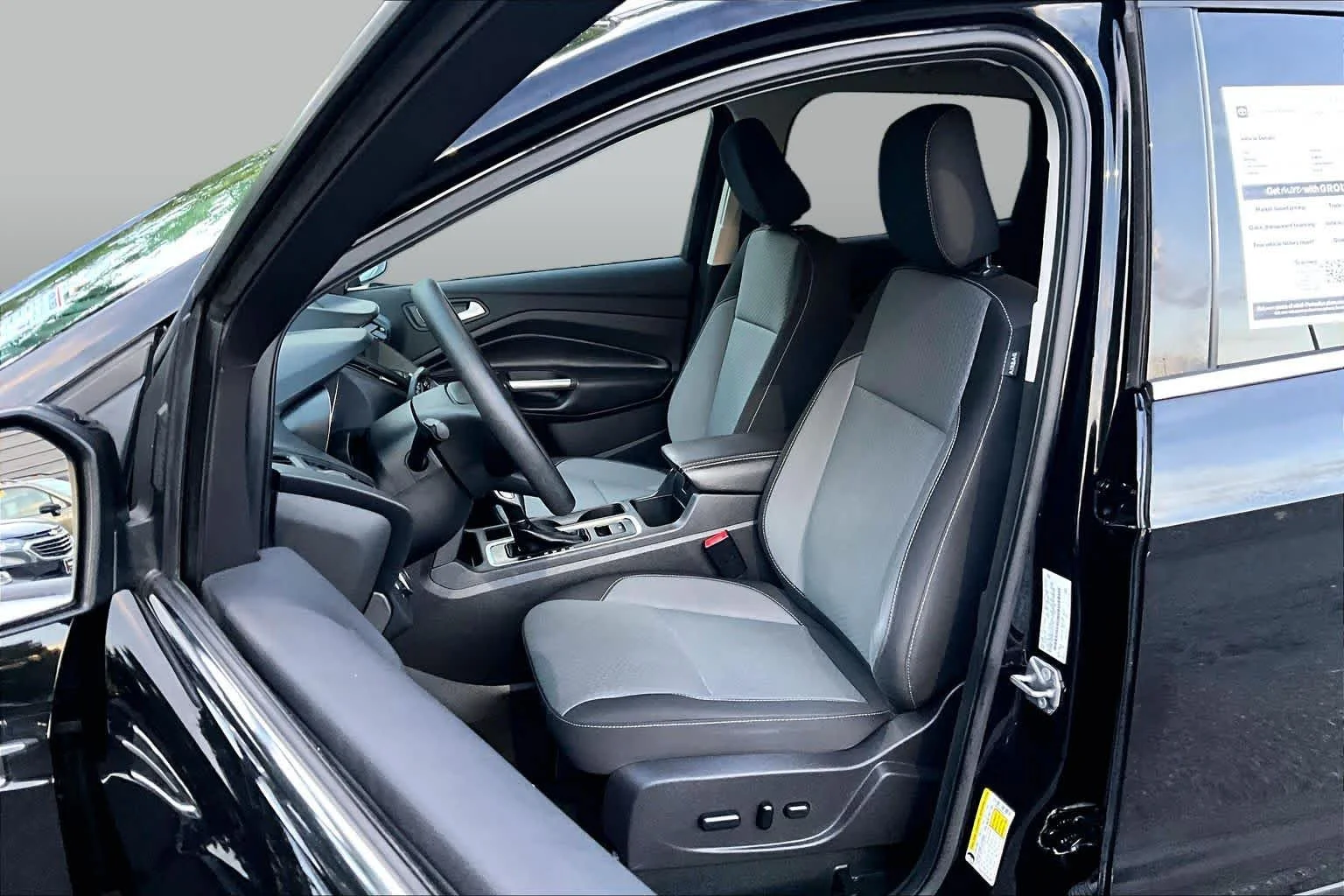 Used 2019 Agate Black Ford SE image 9
