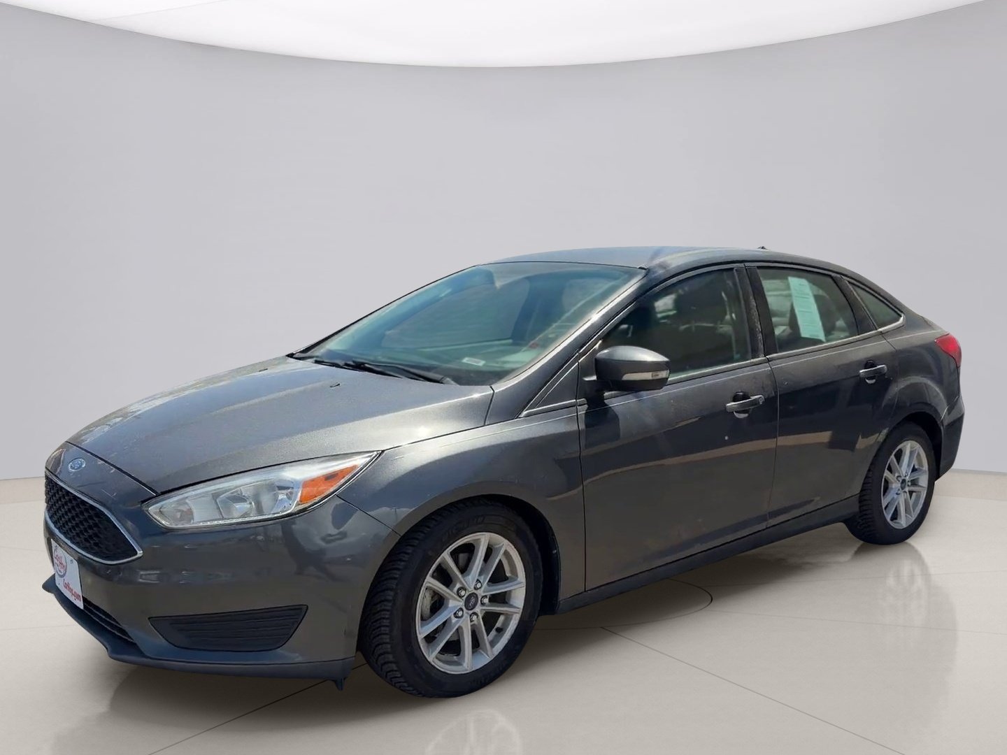 2017 Ford Focus Sedan SE's photo