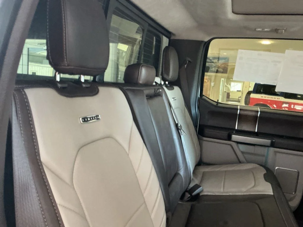Used 2019 White Platinum Clearcoat Metallic Ford Limited image 26