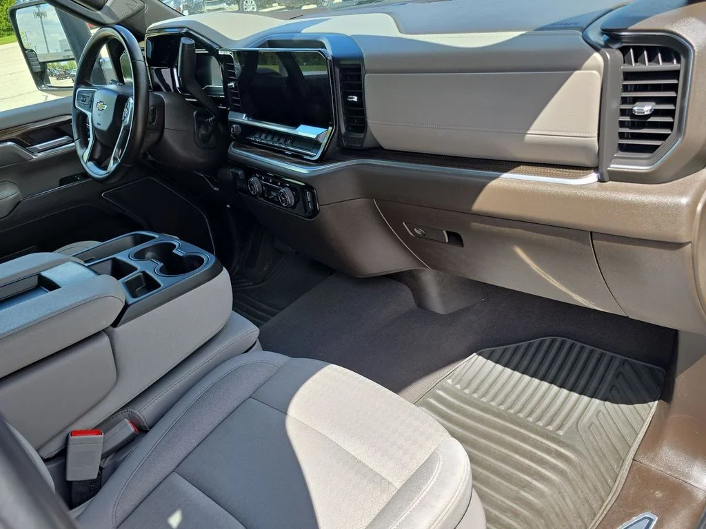 Used 2024 Gray Chevrolet LT image 30