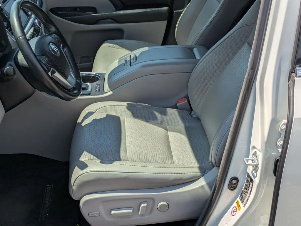Used 2018 White Toyota Limited image 66