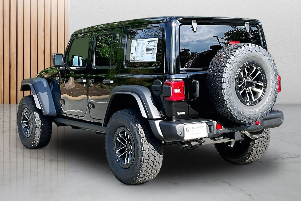 New 2026 Black Clear-Coat Exterior Paint Jeep Moab 392 image 6