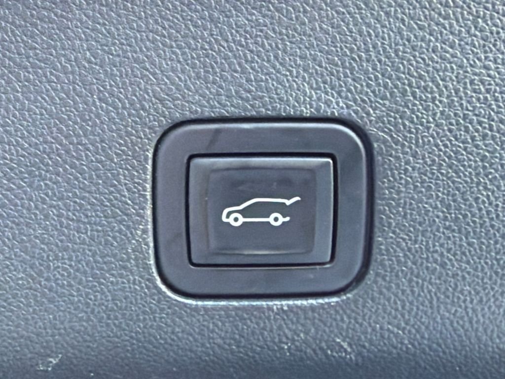 2021 GMC Yukon SLT - Photo 19