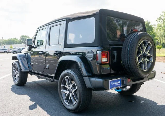 Used 2024 Black Jeep Sport S 4xe image 8