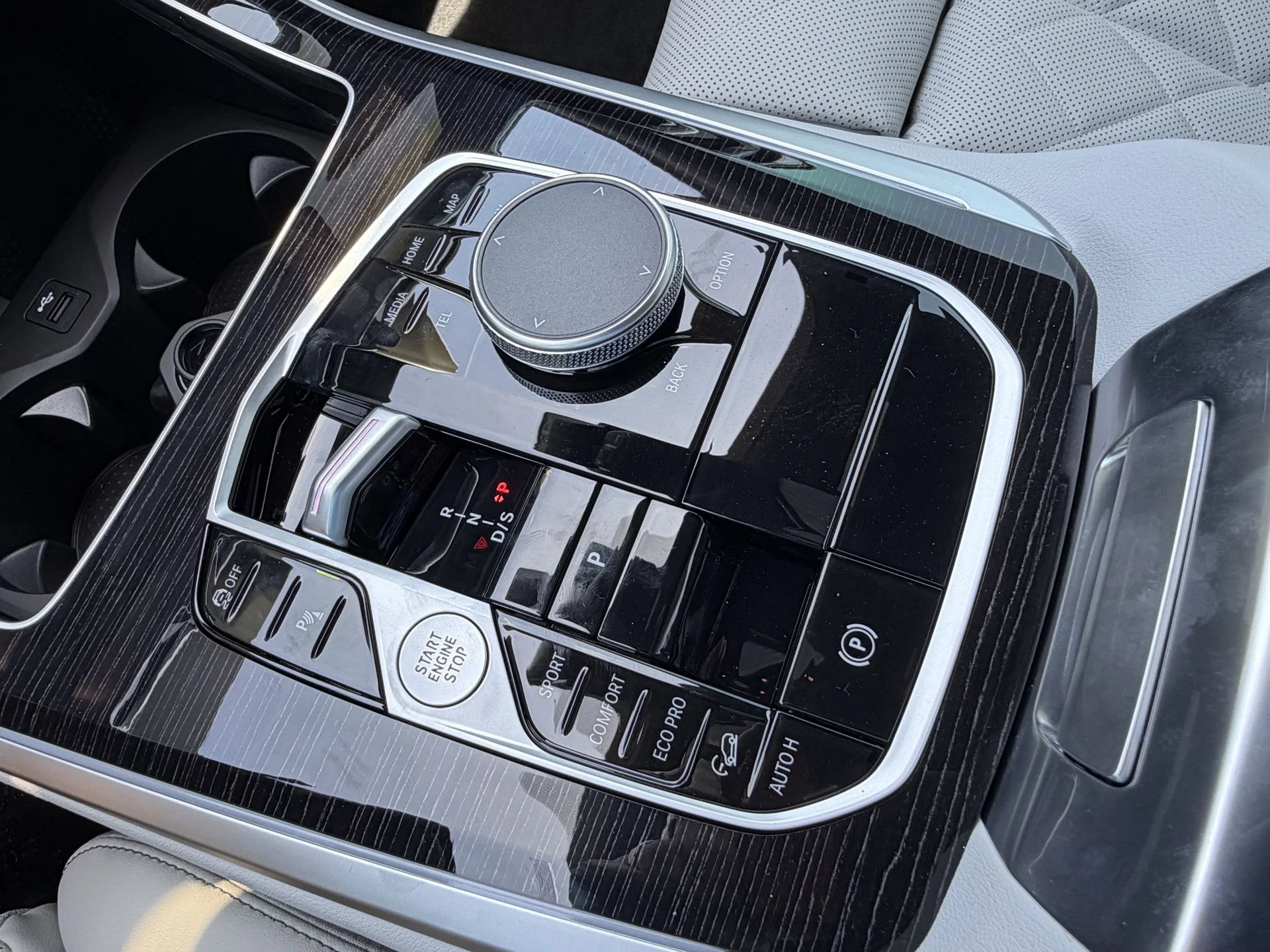 New 2026 Brooklyn Grey Metallic BMW xDrive40i image 36