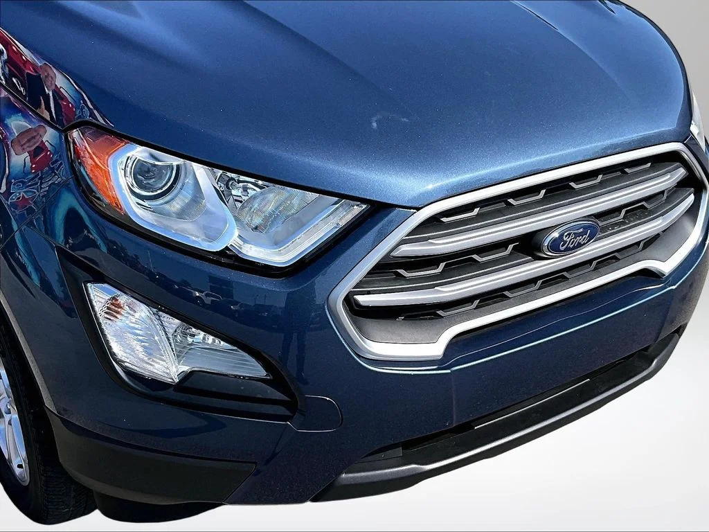 Used 2022 Blue Ford SE image 29