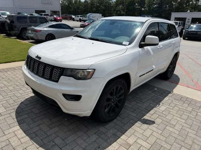 Used 2018 White Jeep Altitude image 2