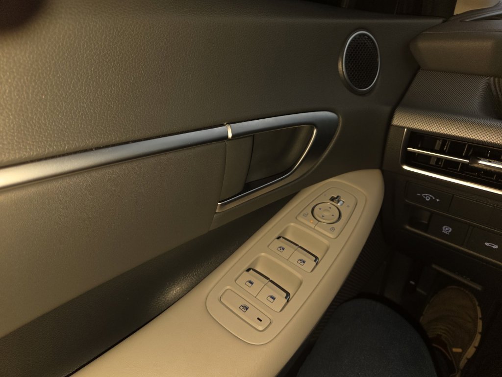 Certified Used 2025 Black Hyundai SEL image 15