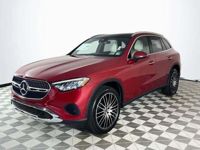 New 2026 MANUFAKTUR Patagonia Red Metallic Mercedes-Benz GLC 300 image 3