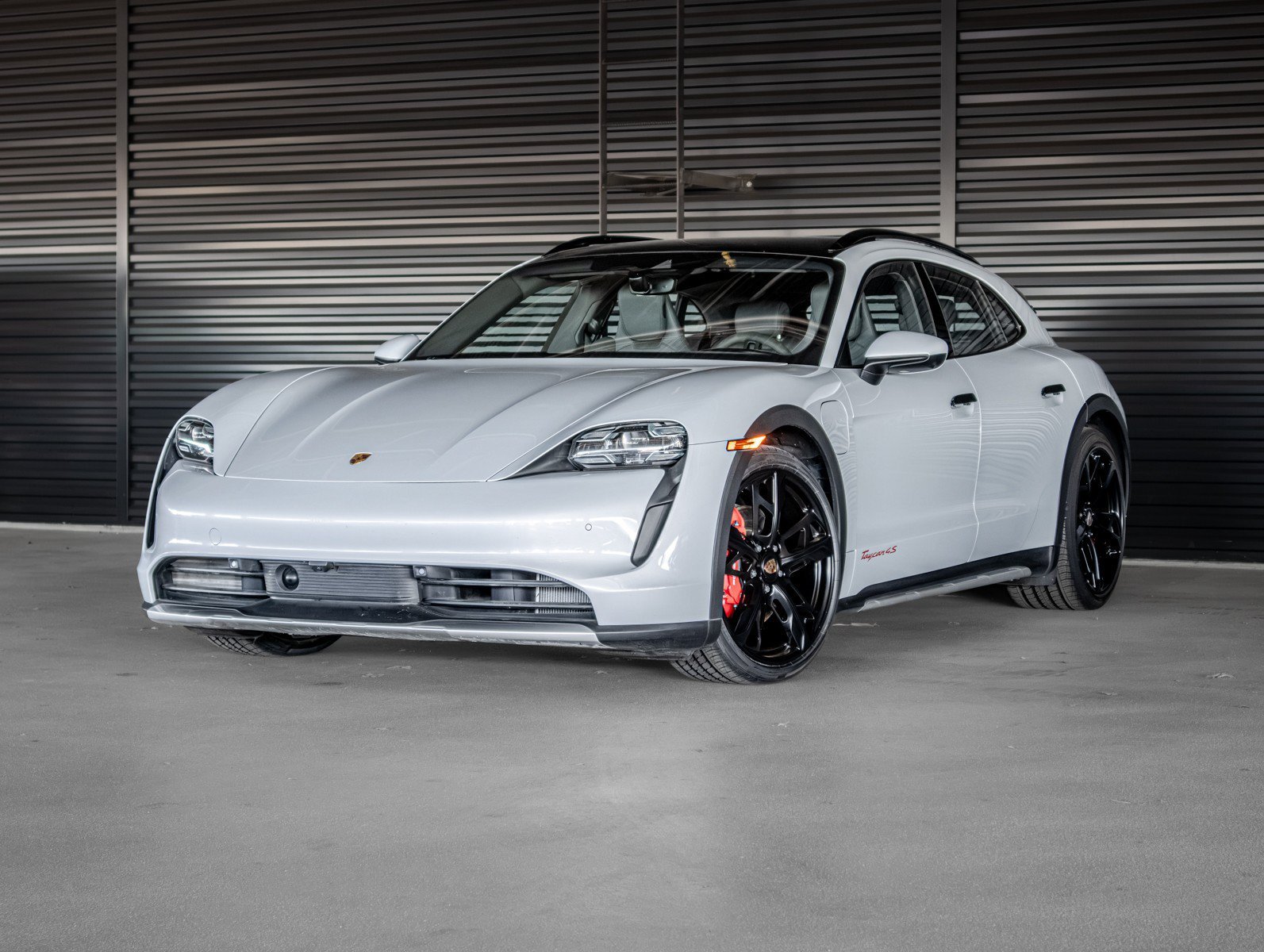 Certified Used 2023 Ice Grey Metallic Porsche 4S image 1