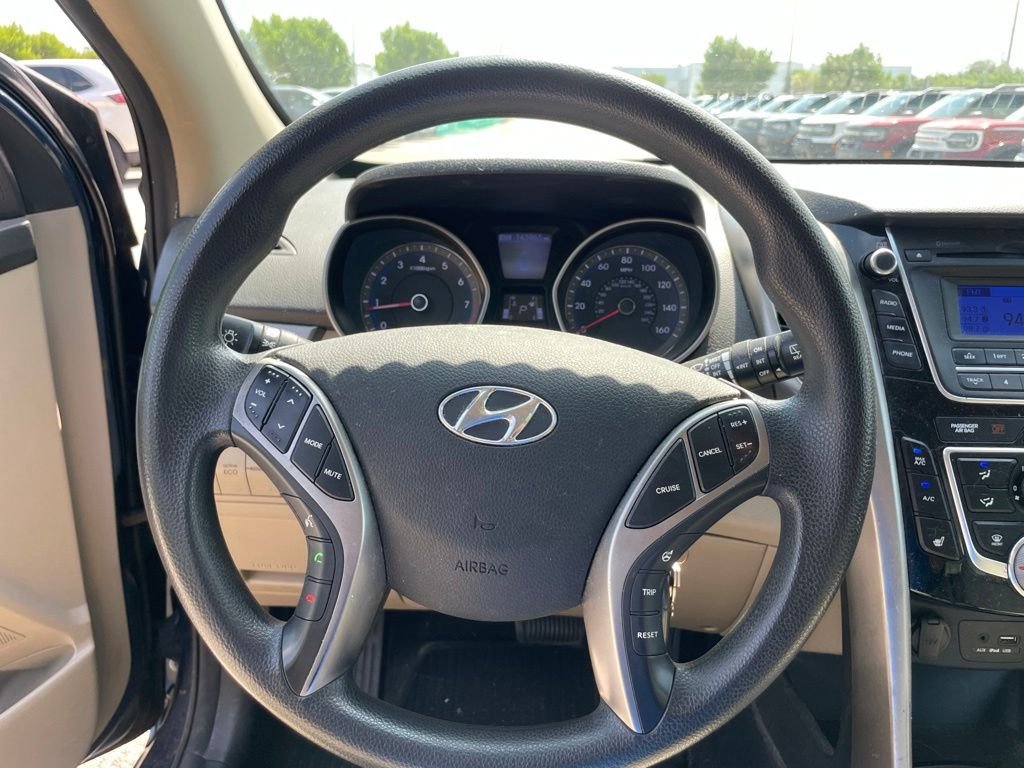 Used 2016 Blue Hyundai Base image 12
