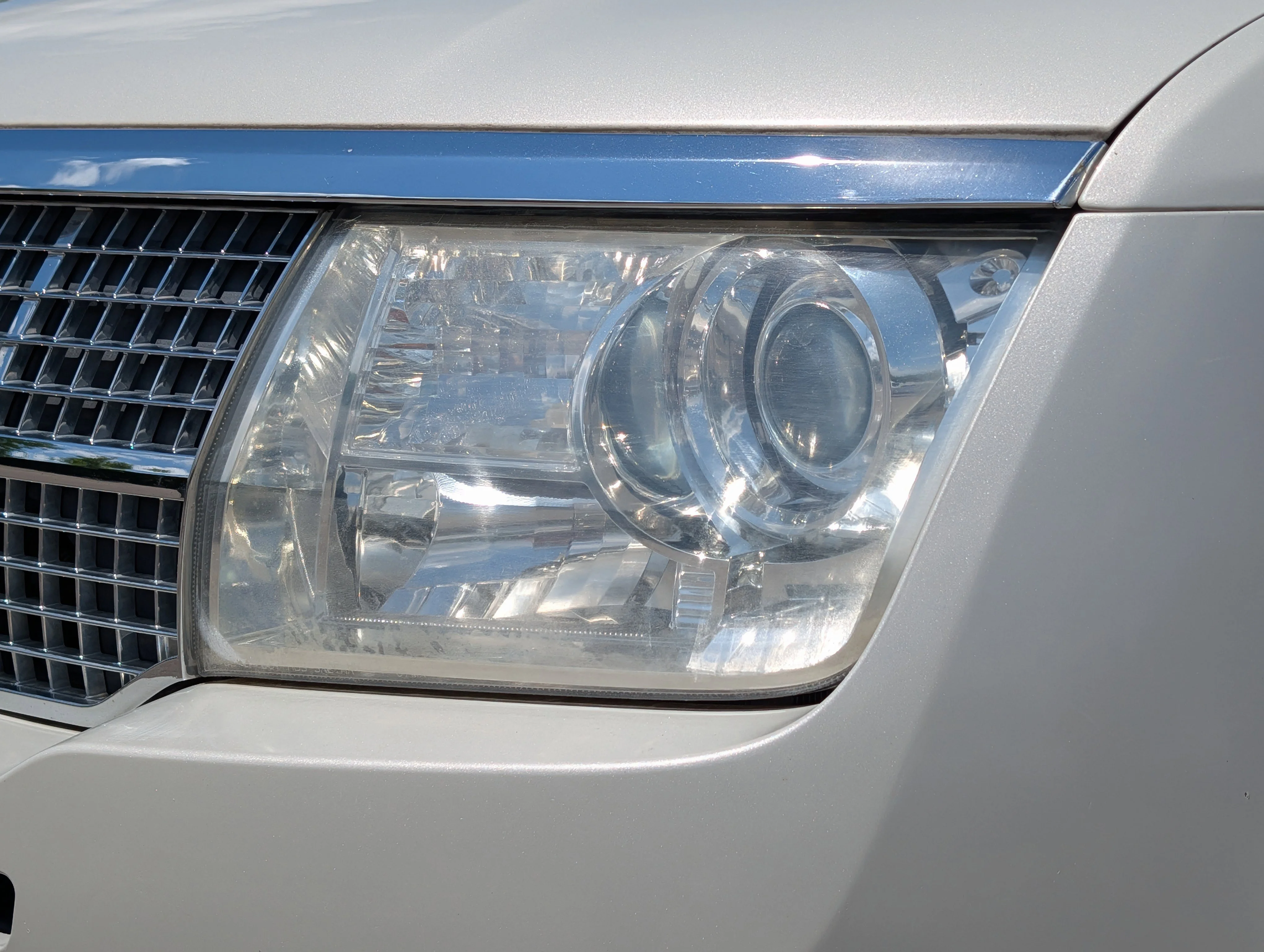 Used 2007 Pewter Metallic Lincoln  image 16