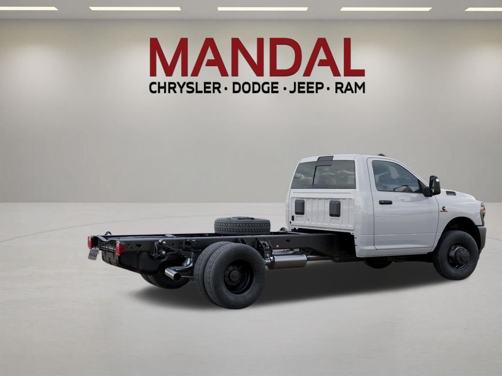 New 2026 Bright White Clear-Coat Exterior Paint RAM Tradesman image 4