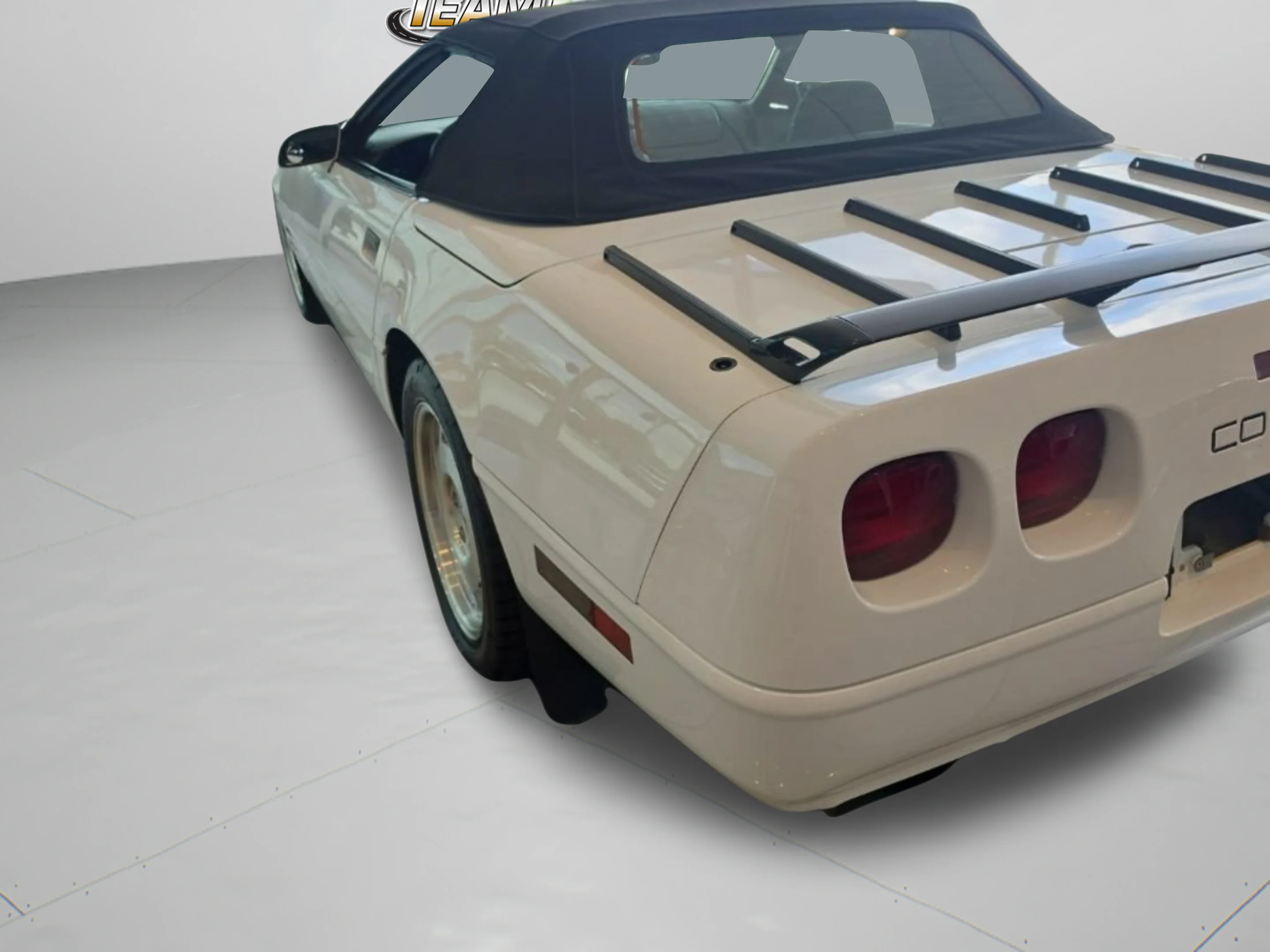 Used 1994  Chevrolet 2dr Convertible image 27