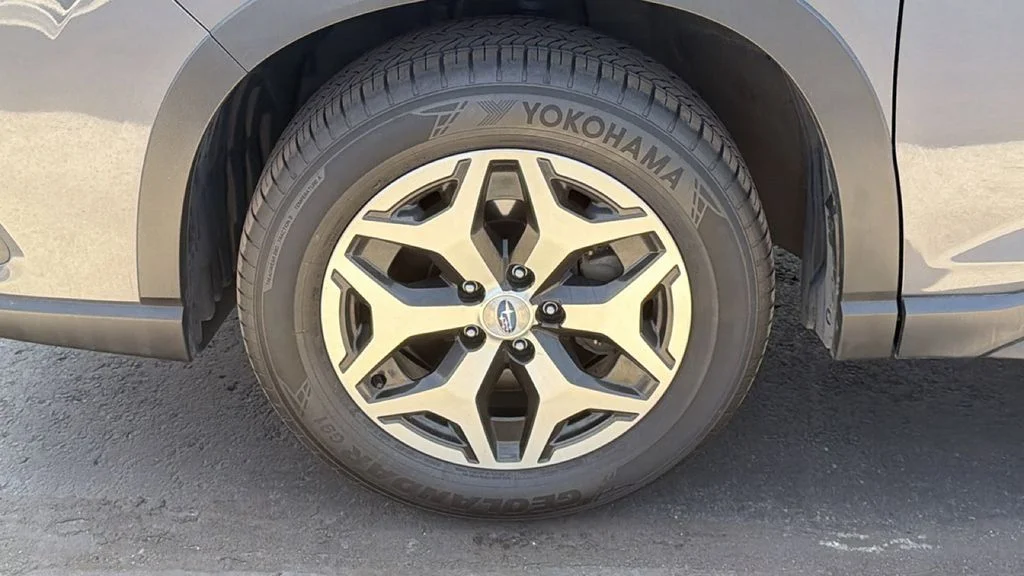 Used 2023 Gray Metallic Subaru Premium image 9