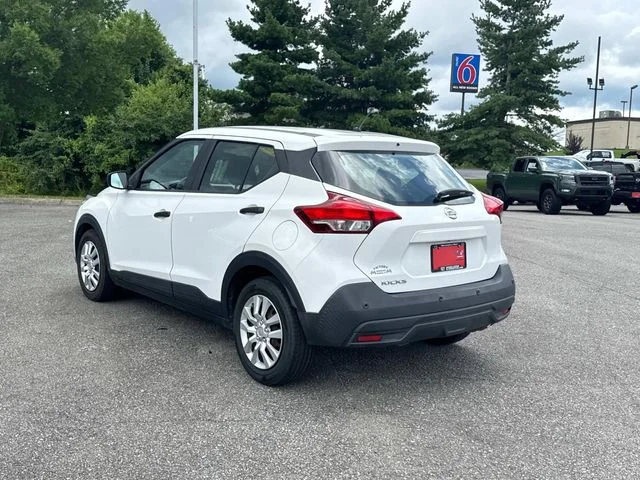 Used 2020 White Nissan S image 7