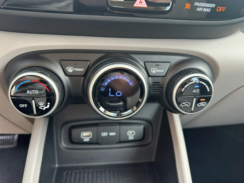 Used 2025 Mirage Green Hyundai SEL image 20