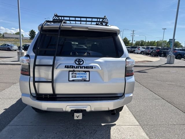 Used 2016 Classic Silver Metallic Toyota SR5 4X4 image 7
