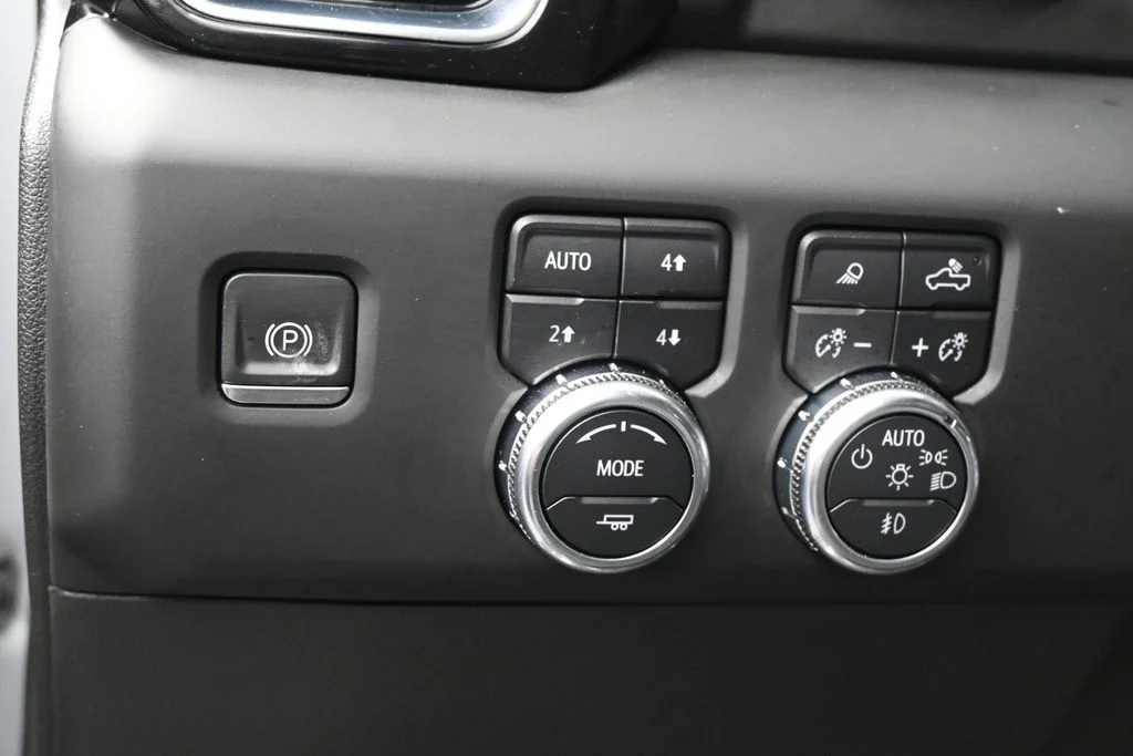 Used 2023 Sterling Metallic GMC Denali image 17