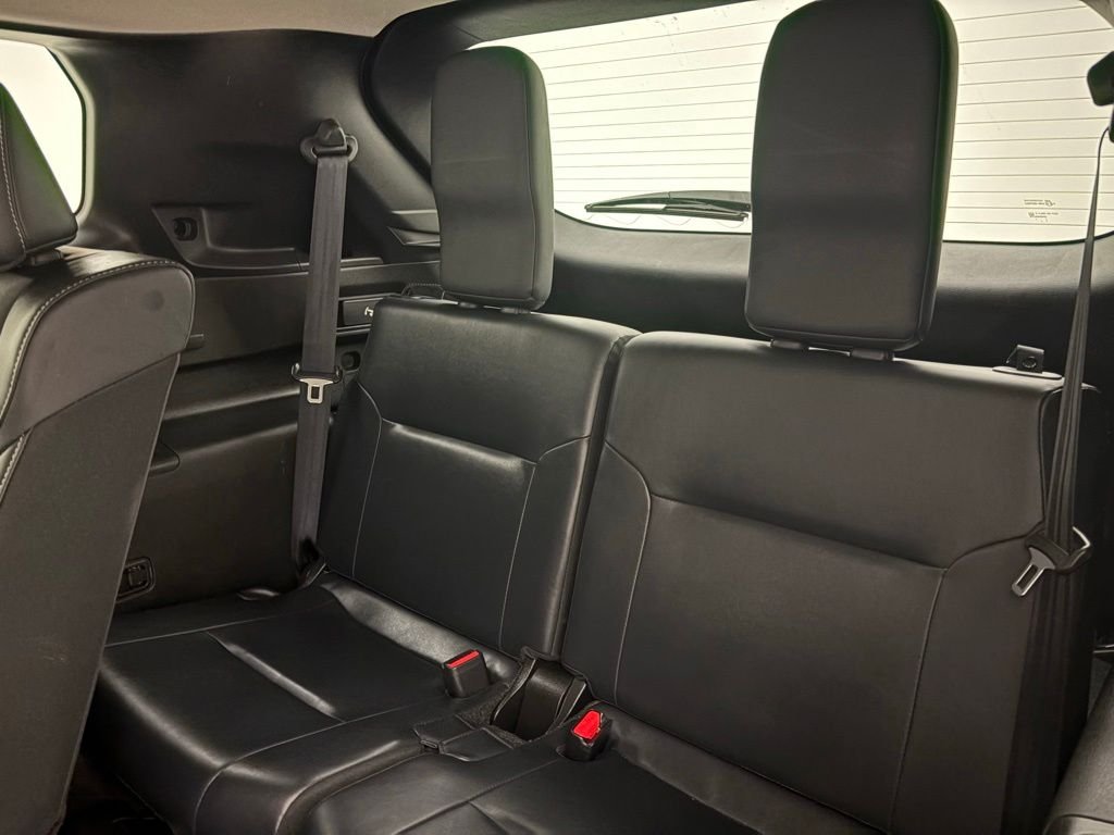 Used 2025 Gray Mitsubishi SE image 30