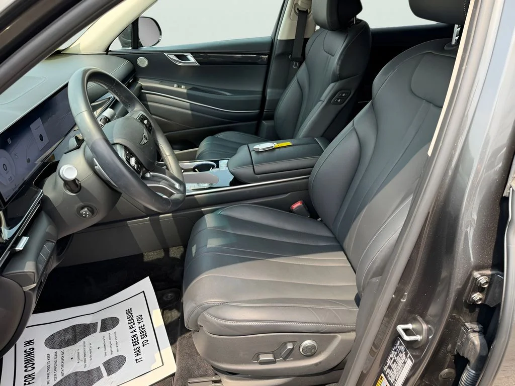 Used 2025 Gray Genesis 2.5T image 17