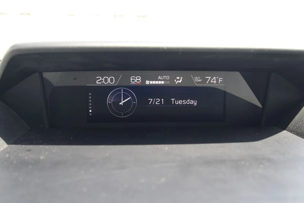 Used 2021  Subaru Premium image 31