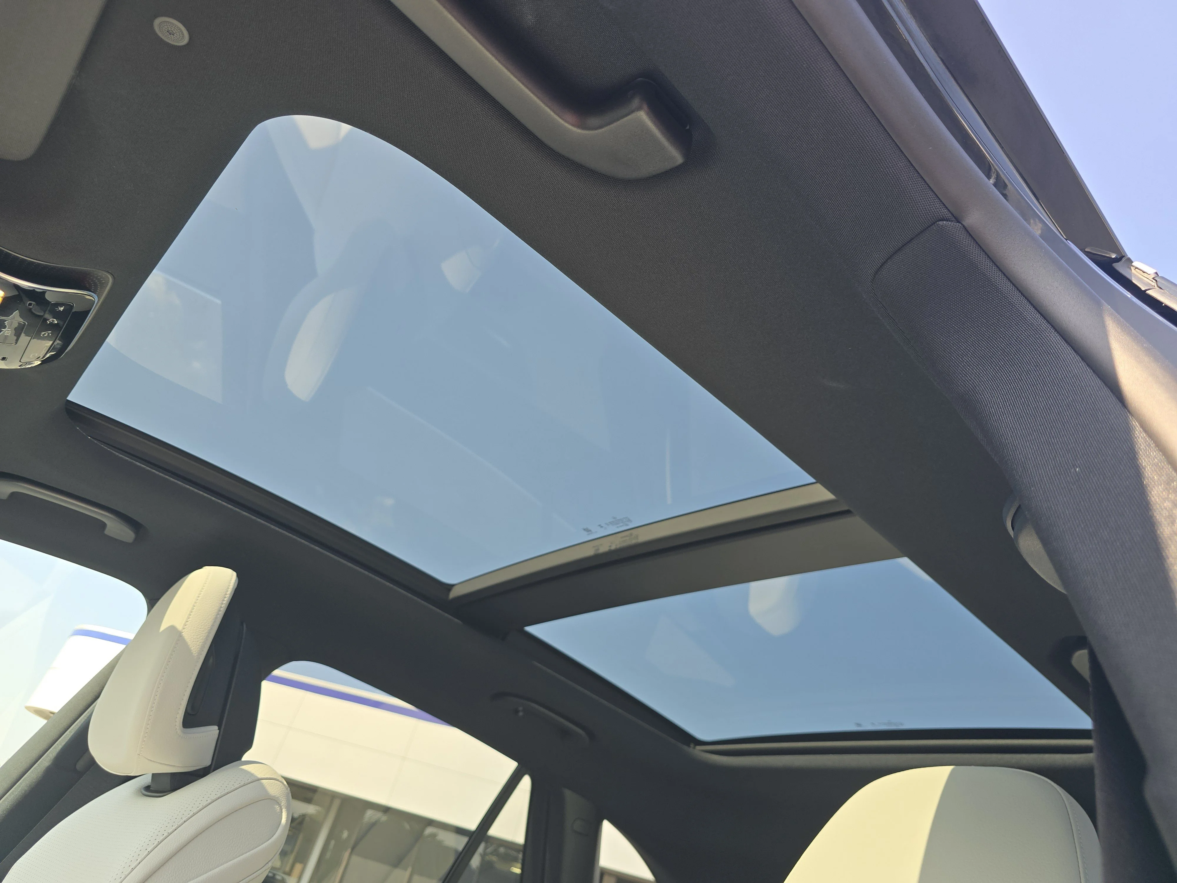 Used 2024 Black Mercedes-Benz GLC 300 image 9