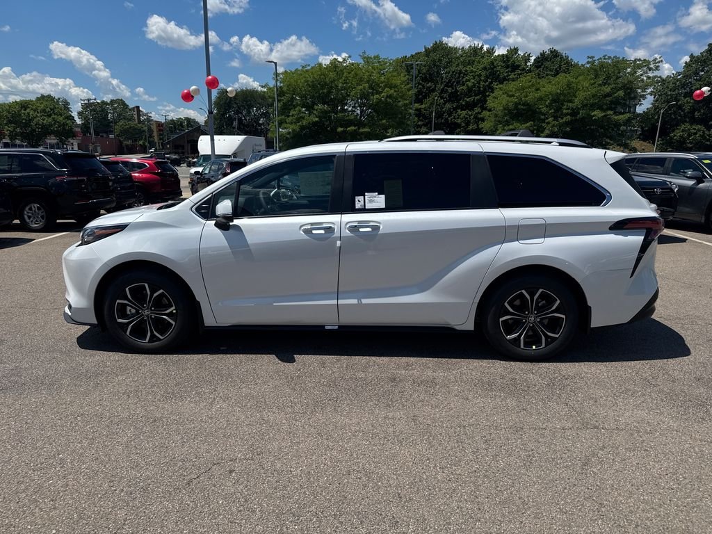 New 2026 Wind Chill Pearl Toyota Platinum image 4