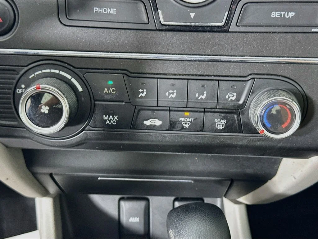 Used 2014 Alabaster Silver Metallic Honda LX image 18