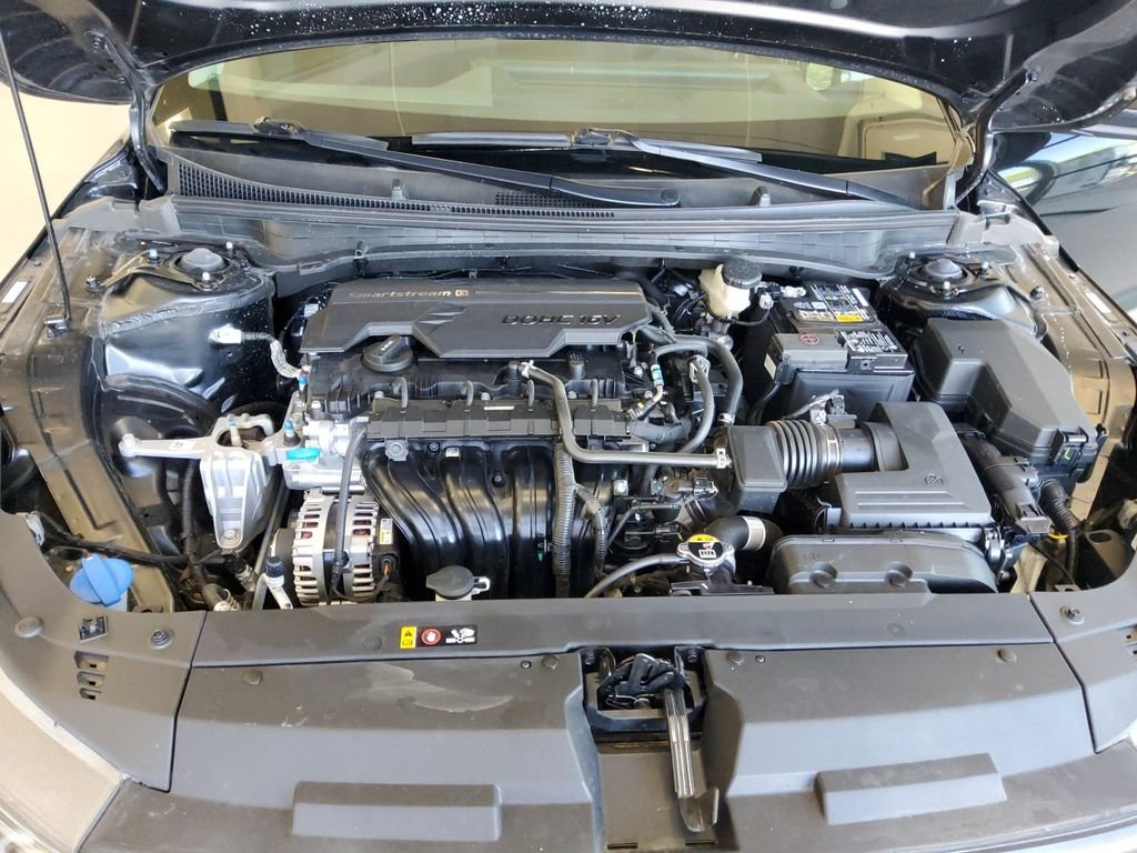 Used 2025 Black Kia LXS image 20