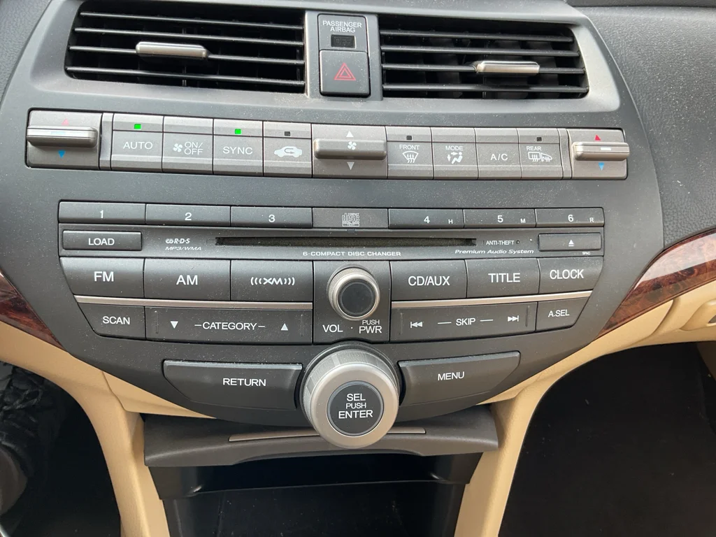 Used 2010 White Honda EX-L image 21