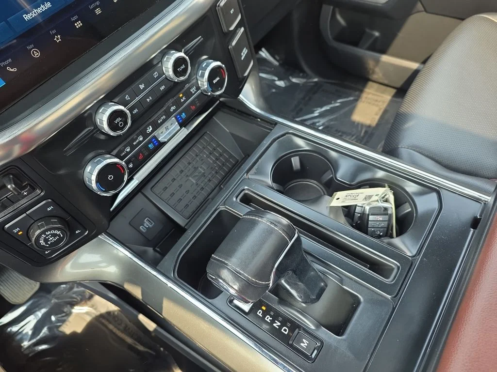 Used 2023 Avalanche Ford LARIAT image 17