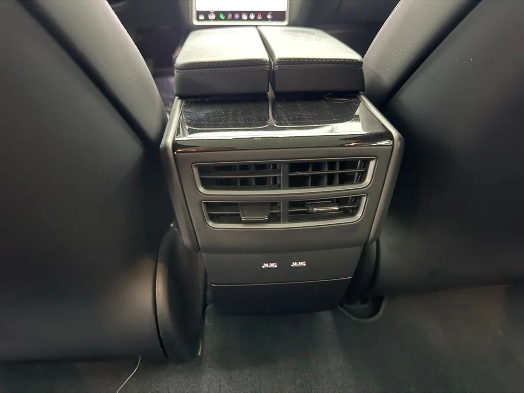 Used 2018 Black Tesla 75D image 39