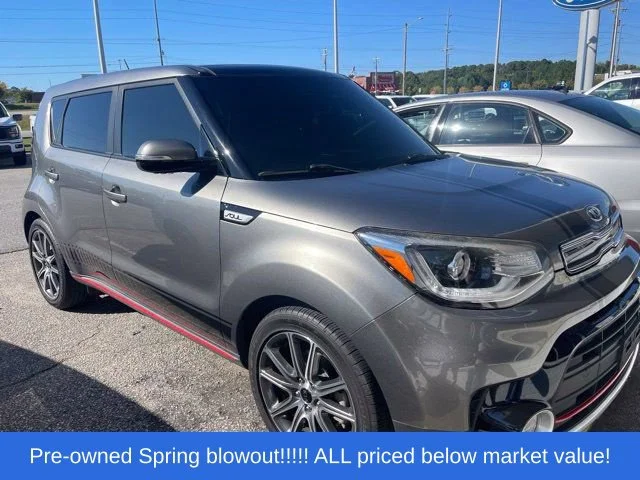 Used 2018 Gray Kia Exclaim image 2