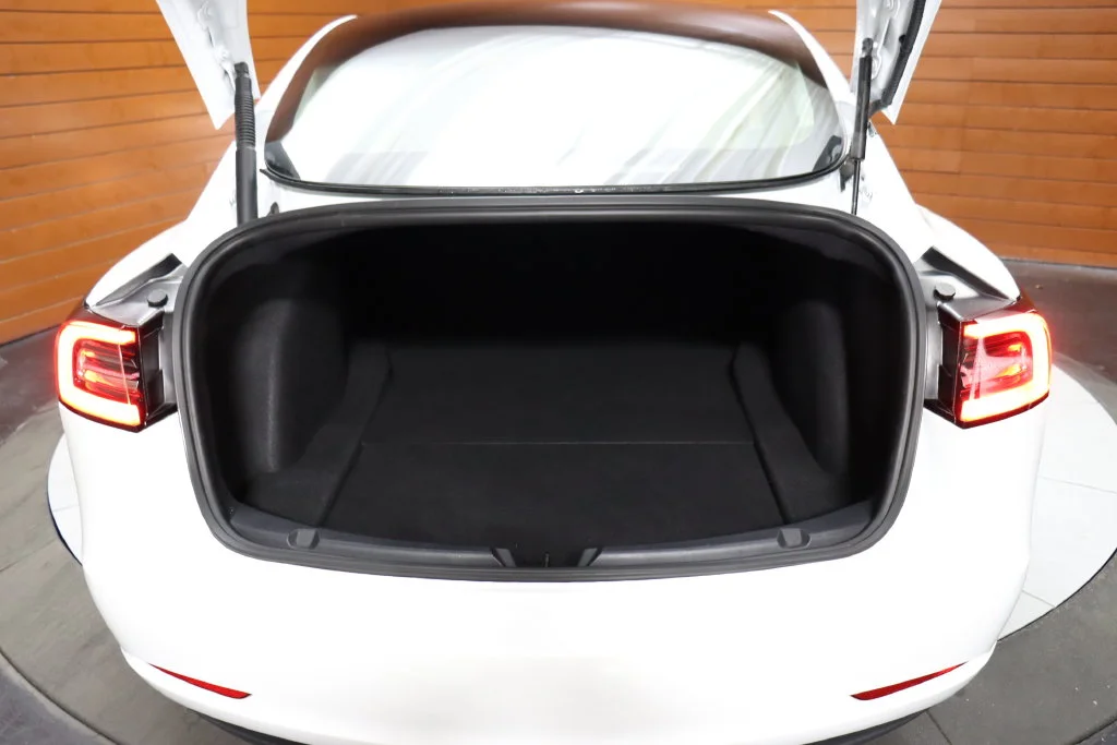 Used 2022 Pearl White Multi-Coat Tesla Long Range image 17