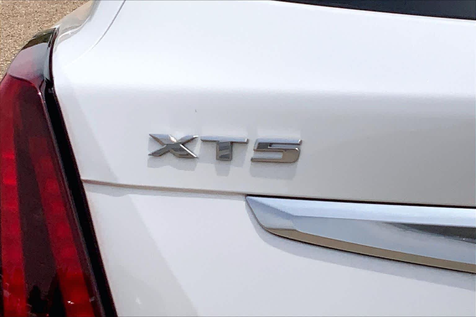 Certified Used 2021 Crystal White Tricoat Cadillac AWD Premium Luxury image 10