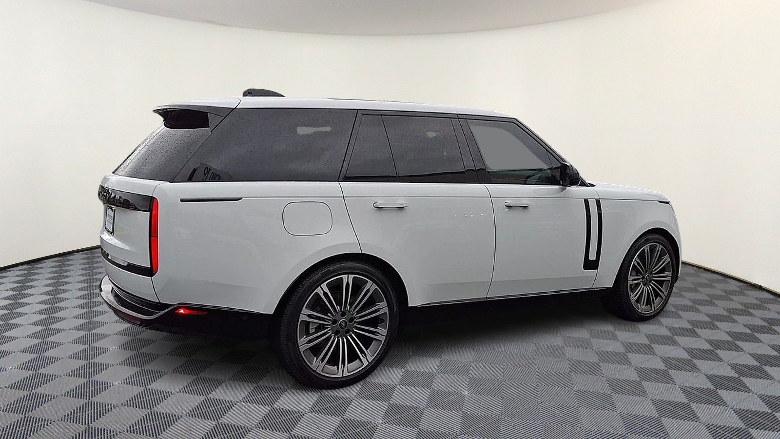 Certified Used 2025 Fuji White - 1AA Land Rover P400 SE image 8