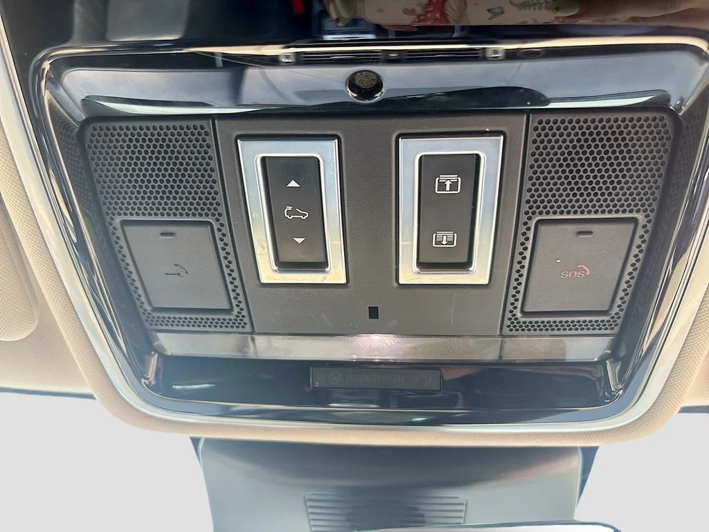 Used 2020 Fuji White Land Rover HSE image 41