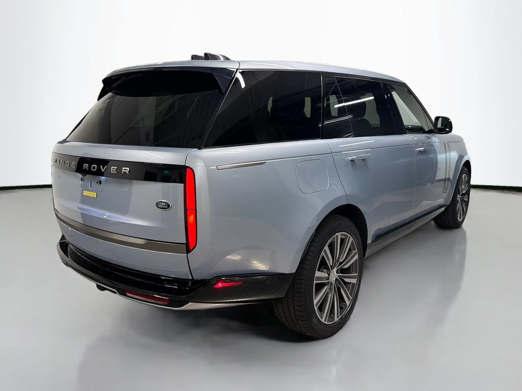 Certified Used 2023 Ionian Silver SV Bespoke Ultra Metallic Satin Land Rover Autobiography image 9
