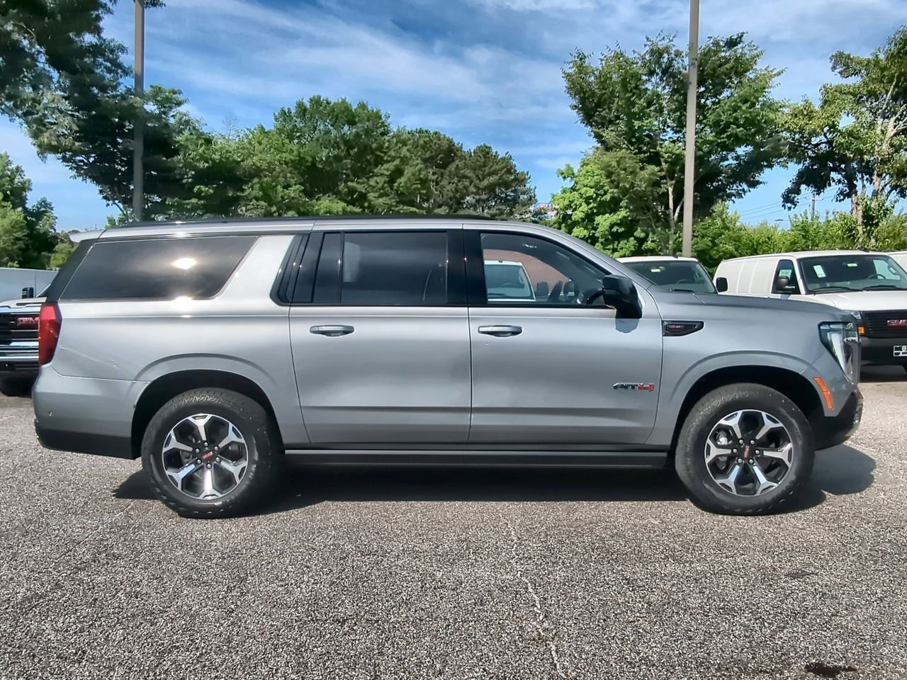 2026 GMC Yukon XL AT4 - Photo 9