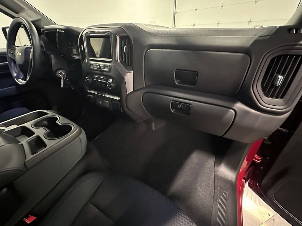 Used 2019 CAJUN RED TINTCOAT Chevrolet Custom image 26