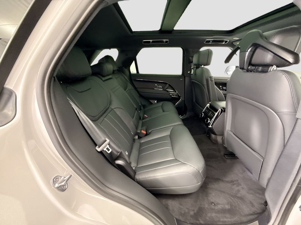 New 2026 Borasco Grey Land Rover Dynamic SE image 22