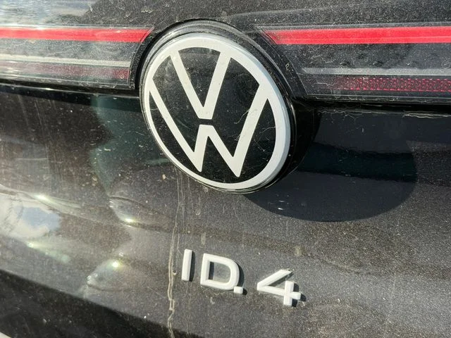 Certified Used 2023 Deep Black Volkswagen Pro S image 5