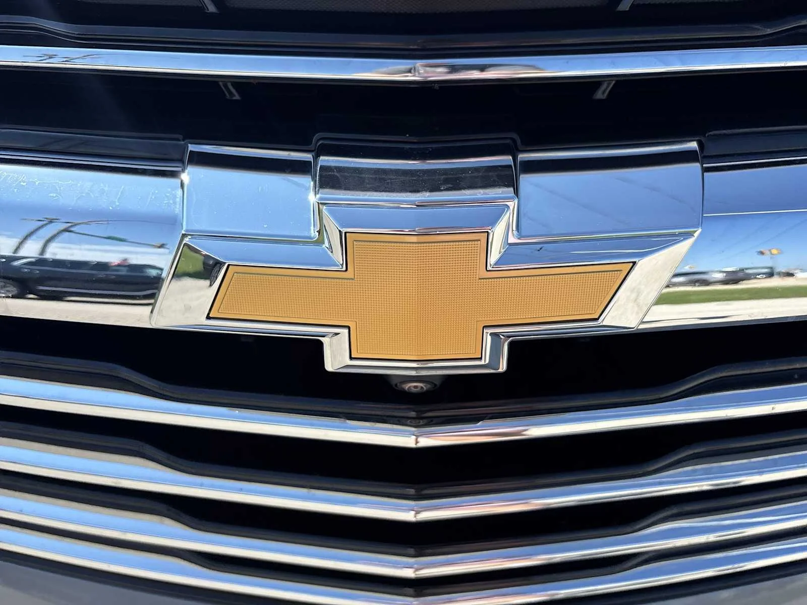 Used 2023 Iridescent Pearl Tricoat Chevrolet Premier image 32