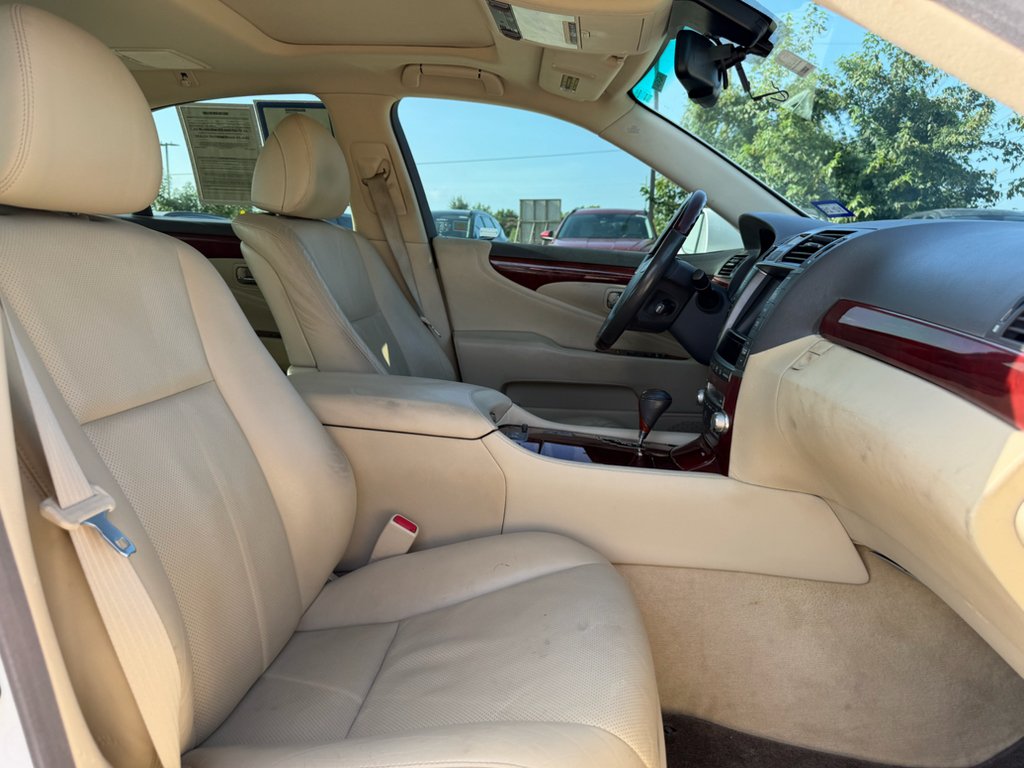 Used 2011 Starfire Pearl Lexus Base image 12