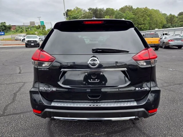 Used 2019 Black Nissan SL image 7