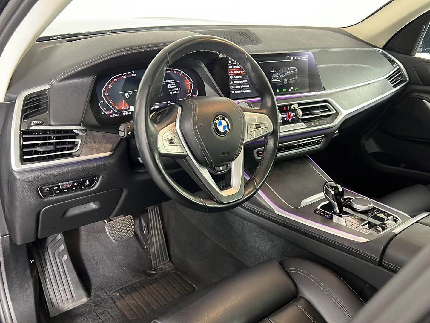 Used 2022 Black Sapphire Metallic BMW xDrive40i image 2