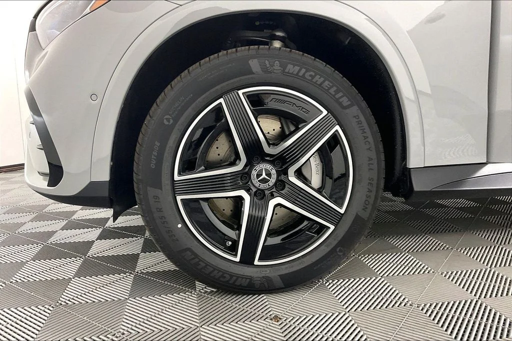 New 2026 White Mercedes-Benz GLC 300 image 11